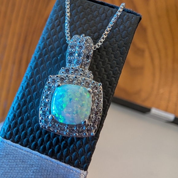 Opal jewelry 5-piece set, silver over brass - NEW - Picture 3 of 12